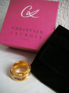 Fingerring, Schachtel und Etui