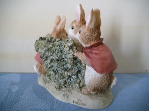 "Flopsy, Mopsy and Cottontail" rechts