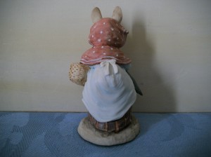 "Mrs Rabbit" hinten