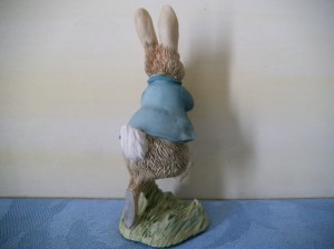 "Peter Rabbit running" hinten