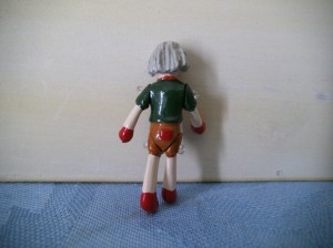 Minnie Maria, "Wooden" Boy Doll, Rückseite
