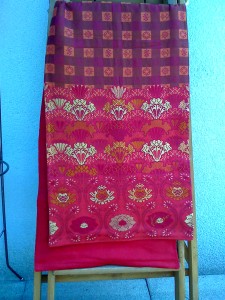 Kenzo stola, 45 x 160 cm, padded, red orange, pattern