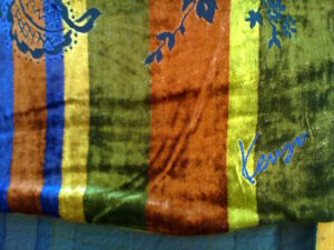 Kenzo shawl, 55 x 160 cm, velvet, brown olive, detail