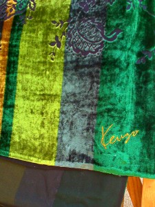 Kenzo Shawl, 55 x 160 cm, velvet, green anthracite, detail