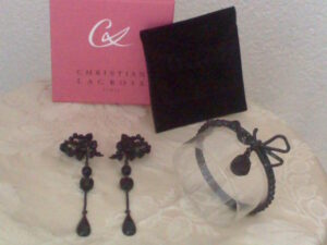 Christian Lacroix Bazar, Schmuck-Set mitternachtsblau, Ohrclip und Armreif