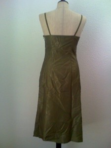 Christian Lacroix Bazar, Kleid Spitze violett, Detail Unterkleid olive