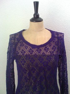 Christian Lacroix Bazar, Kleid Spitze violett, Unterkleid olive