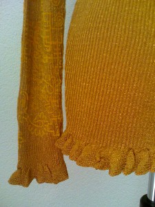 Christian Lacroix Bazar, Longpulli mit Lurex, senfgelb, Detail