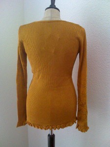 Christian Lacroix Bazar, Longpulli mit Lurex, senfgelb, Rückseite