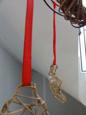 Reben-Ornament golden, Mondsichel