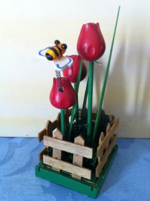 Holz-Tulpen rot, mit Biene