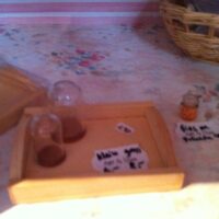 Holz-Tablett für Puppenstuben, klein