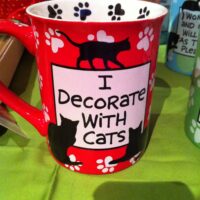 Tasse "I decorate with cats"