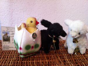 Miniaturschaf schwarz und weiss