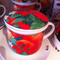 Teetasse "Erdbeere" mit Sieb und Deckel, Porzellan