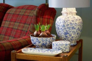 Burleigh Blue Regal Peacock lamp base Mai 2017