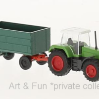 Fendt Favorit mit Anhaenger Traktor 1zu160