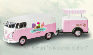 VW Type 2 T1 rosa weiss Kastenwagen mit Kuehlanhänger und Dachgeptr Ice Cream Pink weiss 1zu24 Motormax