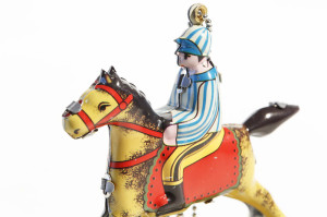 Schaukelpferd mit Junge Detail