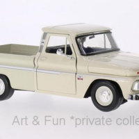 Chevrolet C10 Fleetside Pick Up, hellbeige, 1966 1zu24